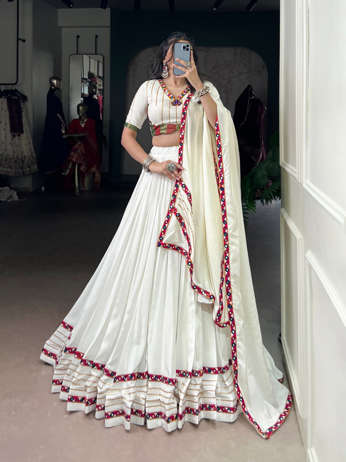 NAVRATRI BEAUTIFUL ORIGINAL MIRROR GAMTHI WORK DESIGNER LEHENGA CHOLI