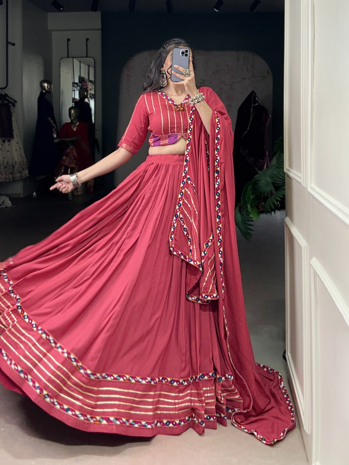 NAVRATRI BEAUTIFUL ORIGINAL MIRROR GAMTHI WORK DESIGNER LEHENGA CHOLI