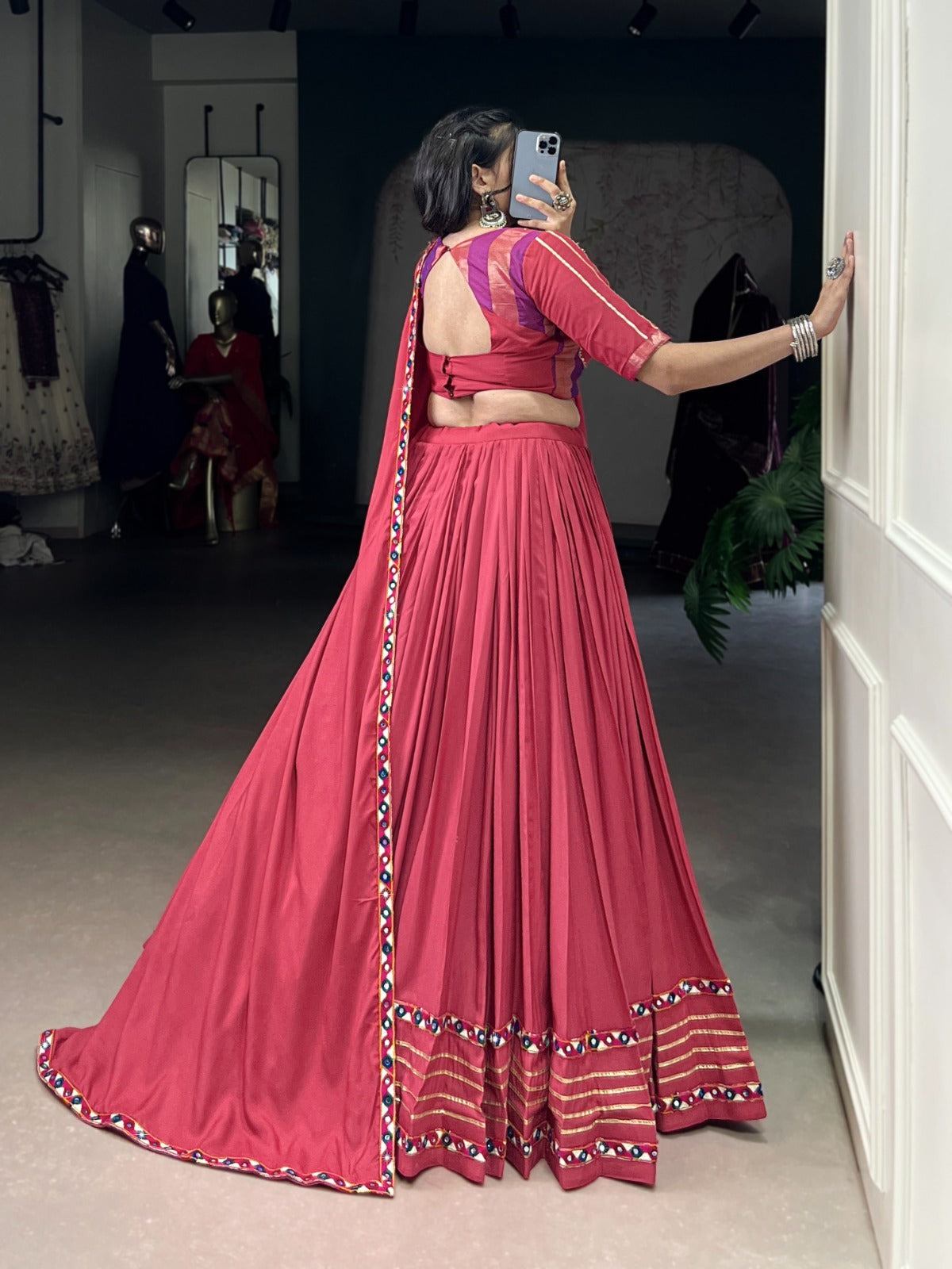 NAVRATRI BEAUTIFUL ORIGINAL MIRROR GAMTHI WORK DESIGNER LEHENGA CHOLI