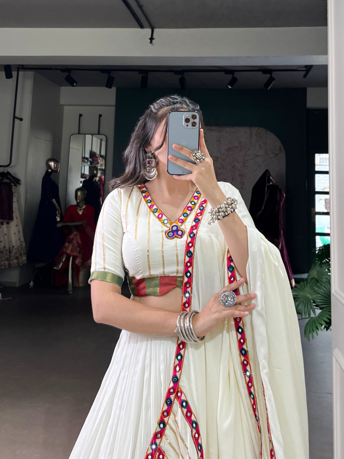 NAVRATRI BEAUTIFUL ORIGINAL MIRROR GAMTHI WORK DESIGNER LEHENGA CHOLI